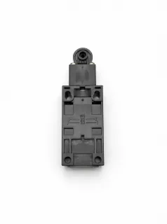 Omron D4D-2120N Safety Switch with Roller Lever