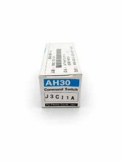 Fuji Electric AH30 J3C11A Okuma E2811-722-012 Key Operated Selector Switch