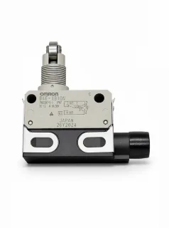 OMRON D4E-1B10N Limit Switch Cross Roller Plunger